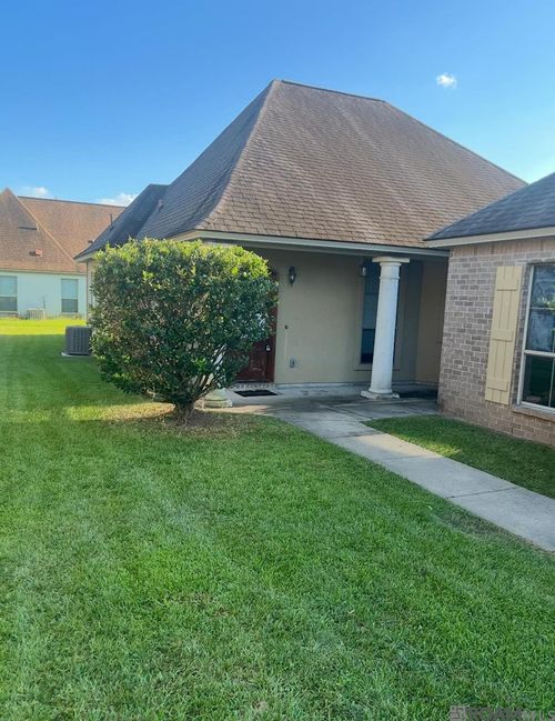 2640 Colonial Way, Zachary, LA, 70791-2865 | Card Image