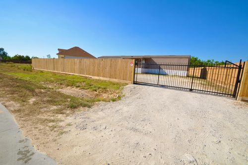 25 Road 5608, Cleveland, TX, 77327-5342 | Card Image