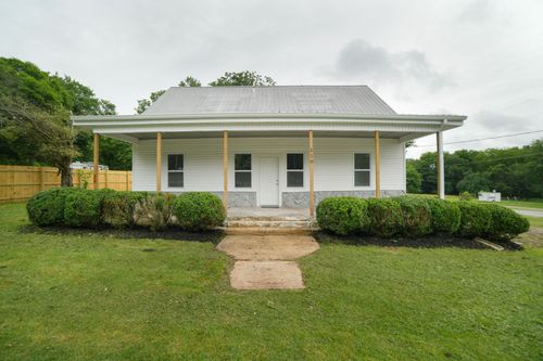 110 Spring Creek Rd, Estill Springs, TN, 37330-3217 | Card Image
