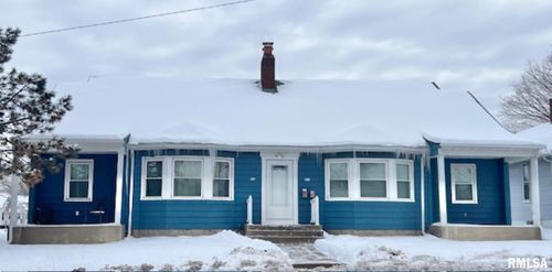 2133 N Division St, Davenport, IA, 52804-2224 | Card Image