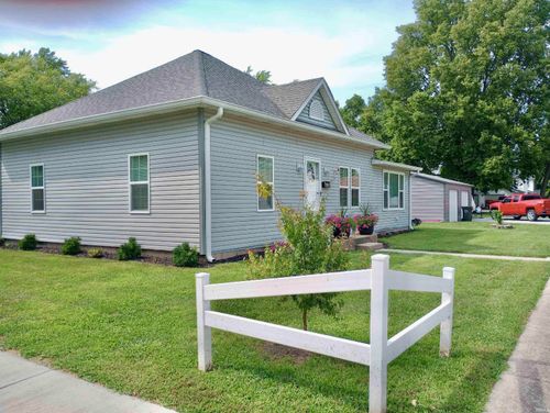 322 S 1st St, Monticello, IN, 47960-2202 | Card Image