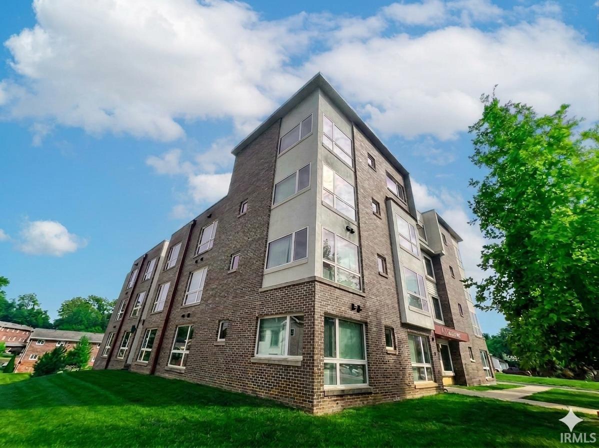 604 N Smith Rd, Bloomington, IN 47408