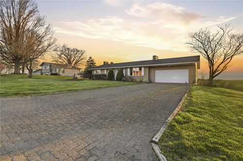 20 Royal Oaks Dr, Charleroi, PA, 15022-3327 | Card Image