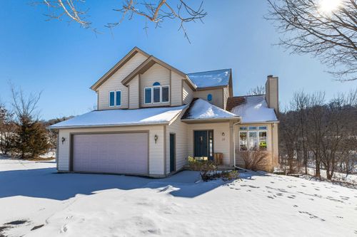 27 Augusta Dr, Galena, IL, 61036-8684 | Card Image