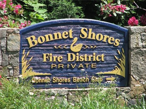 10 Cavalier Rd, Narragansett, RI, 02882-1433 | Card Image