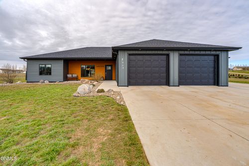 7530 Scenic Hills Rd, Bismarck, ND, 58503-2509 | Card Image