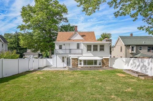 212 S Orchard St, Wallingford, CT, 06492-4522 | Card Image