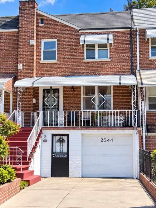2544 Bronxwood Avenue, New York, NY, 10469 | Card Image