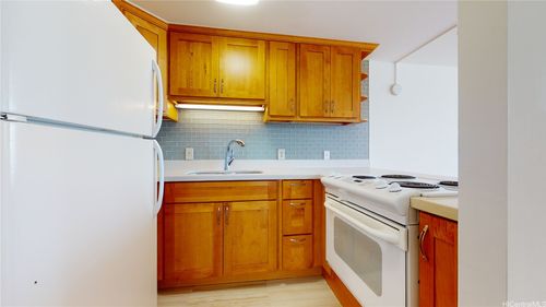 apt-1001-2542 Date St, Honolulu, HI, 96826-5513 | Card Image