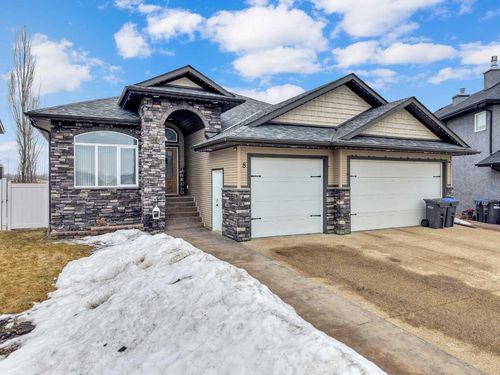 8 Laurel Close, Sylvan Lake, AB, T4S0B3 | Card Image