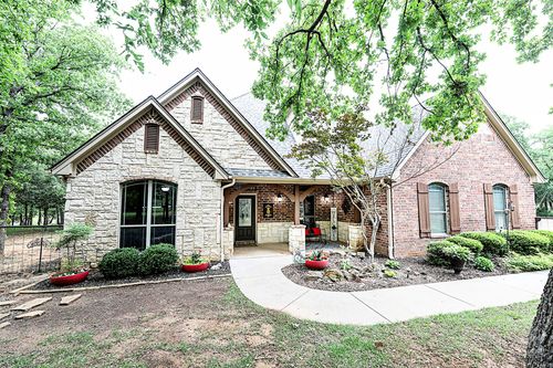 271 Silver Lakes Dr, Sunset, TX, 76270-2166 | Card Image