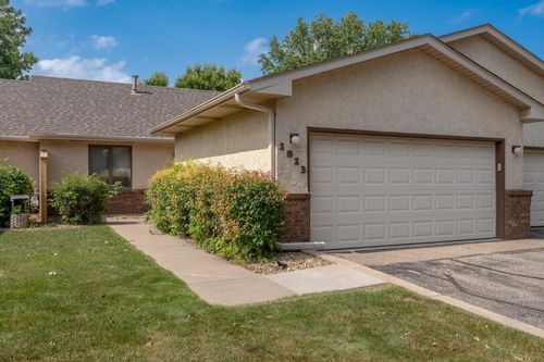 1813 6th Ave W, Shakopee, MN, 55379-2009 | Card Image