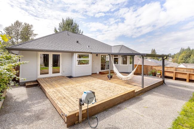 23612 Tamarack Lane, House other with 6 bedrooms, 3 bathrooms and 5 parking in Maple Ridge BC | Image 34