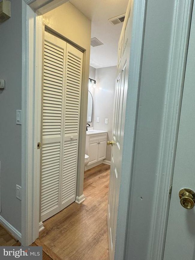 APT-104 - 1061 Gardenview Loop, Condo with 2 bedrooms, 2 bathrooms and null parking in WOODBRIDGE VA | Image 7