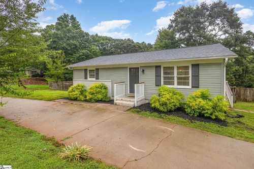 24 Springbrook Ct, Wellford, SC, 29385-9644 | Card Image