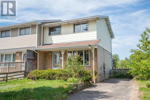 61 Robin St, Sault Ste. Marie, ON, P6A5Y4 | Card Image