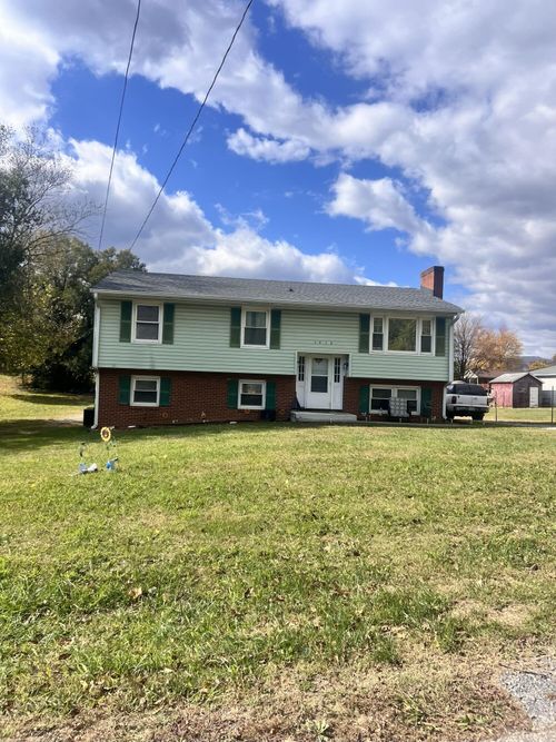 1512 Shamrock St Nw, Roanoke, VA, 24017 | Card Image