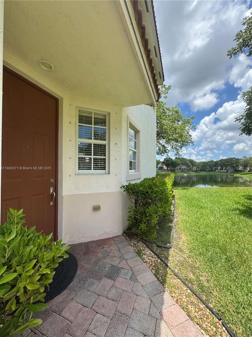 2155 Ne 3rd Ct, Homestead, FL, 33033-6044 | Card Image