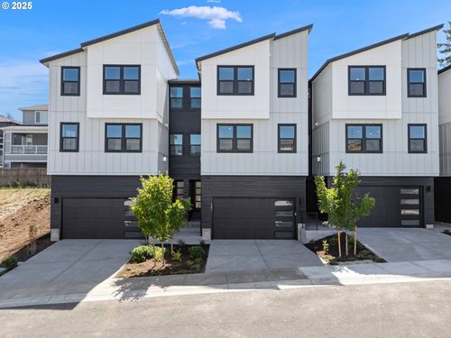 18-3984 Nw 64th Ave, Camas, WA, 98607-8061 | Card Image