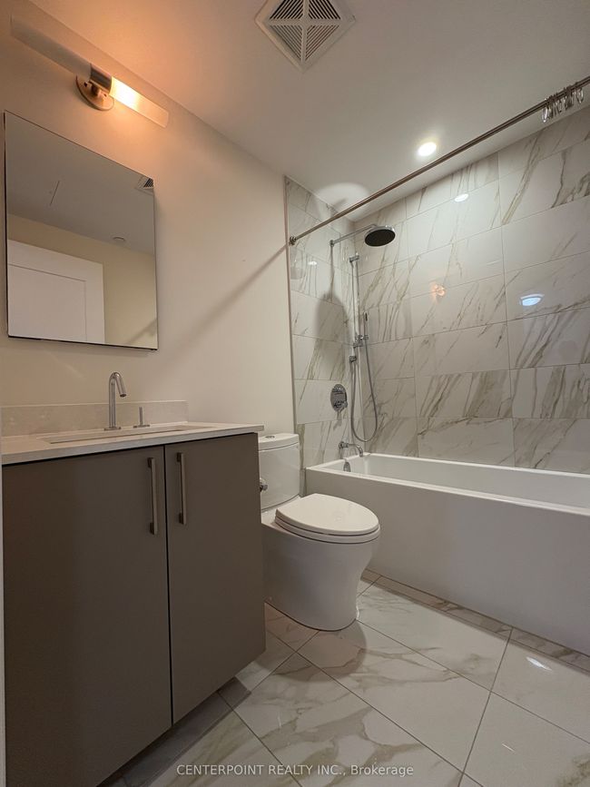 908 - 88 Cumberland St, Condo with 2 bedrooms, 1 bathrooms and null parking in Toronto ON | Image 5