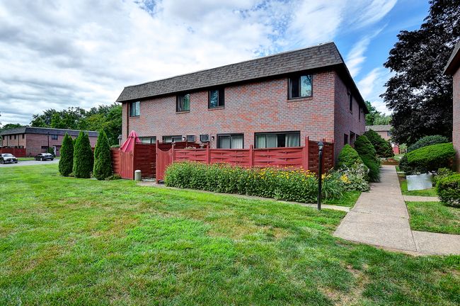 21 - 21 Sharon Ln, Condo with 2 bedrooms, 2 bathrooms and null parking in Wethersfield CT | Image 35