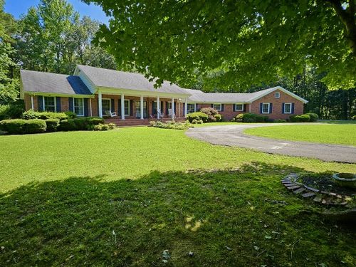 825 Barham Ln, Bolivar, TN, 38008-3516 | Card Image