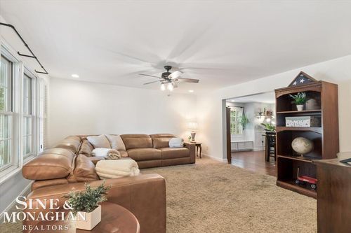 2758 E Lake Dr, Kimball, MI, 48074-4608 | Card Image