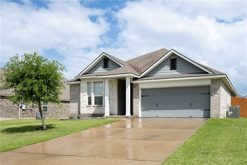 7408 Masters Dr, Navasota, TX, 77868-3946 | Card Image