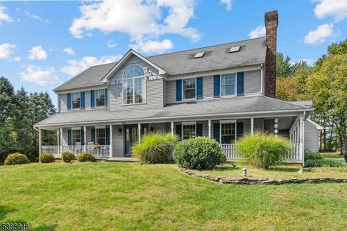 200 Arbor Dr, Stewartsville, NJ, 08886-2322 | Card Image