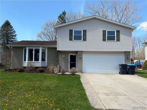 72 Fieldstone Dr, Grand Island, NY, 14072-1106 | Card Image