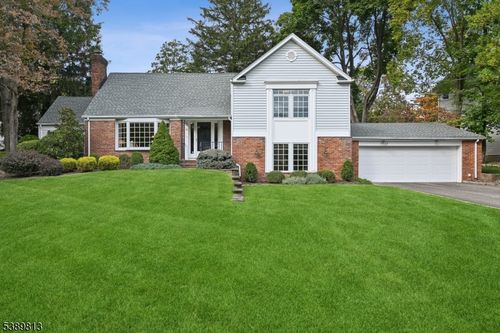 15 East Dr, Livingston, NJ, 07039-3502 | Card Image