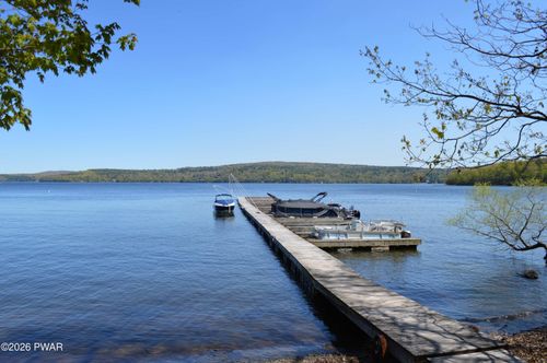 3 Lakeview Dr, Lakeville, PA, 18438-3012 | Card Image