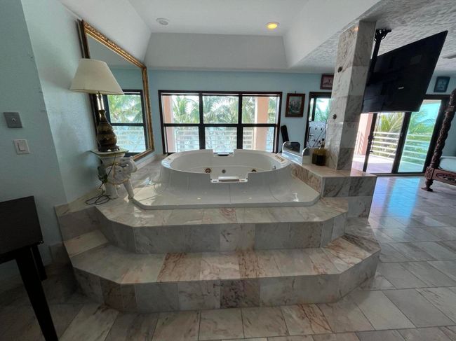 3rd fl Jacuzzi/ Master Bedroom | Image 22