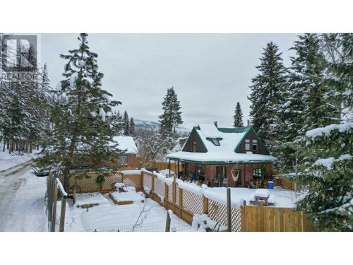 622 5th Ave, Kimberley, BC, V1A2T2 | Card Image