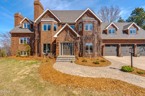 1922 Santa Gertrudis Dr, Bismarck, ND, 58503-0865 | Card Image