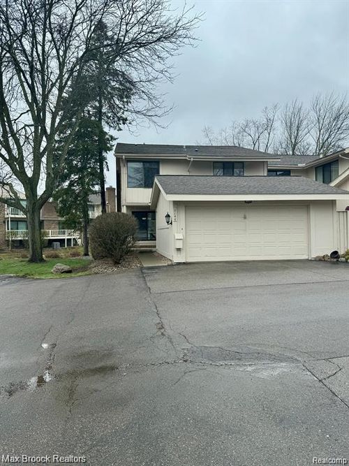 7146 Pebble Park Dr, West Bloomfield, MI, 48322-3505 | Card Image
