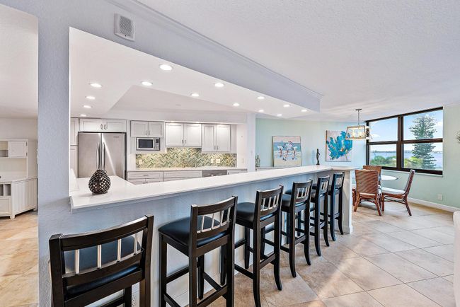 APT-305 - 5420 N Ocean Dr, Condo with 2 bedrooms, 2 bathrooms and null parking in Riviera Beach FL | Image 8