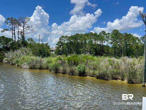 9037 Bay Point Dr, Elberta, AL, 36530-6557 | Card Image