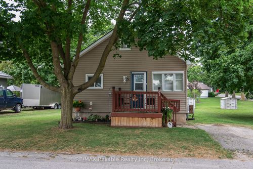 51 Dunlop St, Clinton, ON, N0M1L0 | Card Image