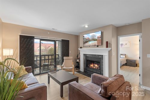 unit-63-9029 J M Keynes Dr, Charlotte, NC, 28262-8408 | Card Image