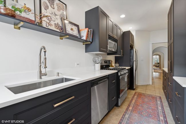APT-1 - 6609 N Newgard Ave, Condo with 3 bedrooms, 2 bathrooms and null parking in CHICAGO IL | Image 11