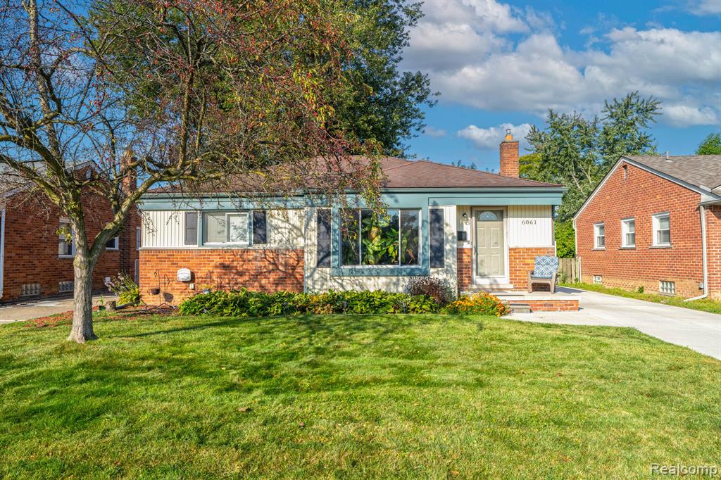 Whitby St, Garden City, MI 48135