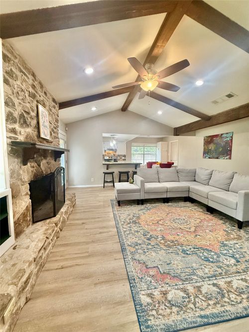 9511 Meadowheath Dr, Austin, TX, 78729-2716 | Card Image