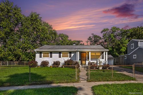2773 Woodruff Ln, Ypsilanti, MI, 48198-3383 | Card Image