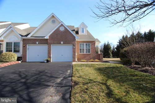 425 E Red Lion Dr, BEAR, DE, 19701-5911 | Card Image