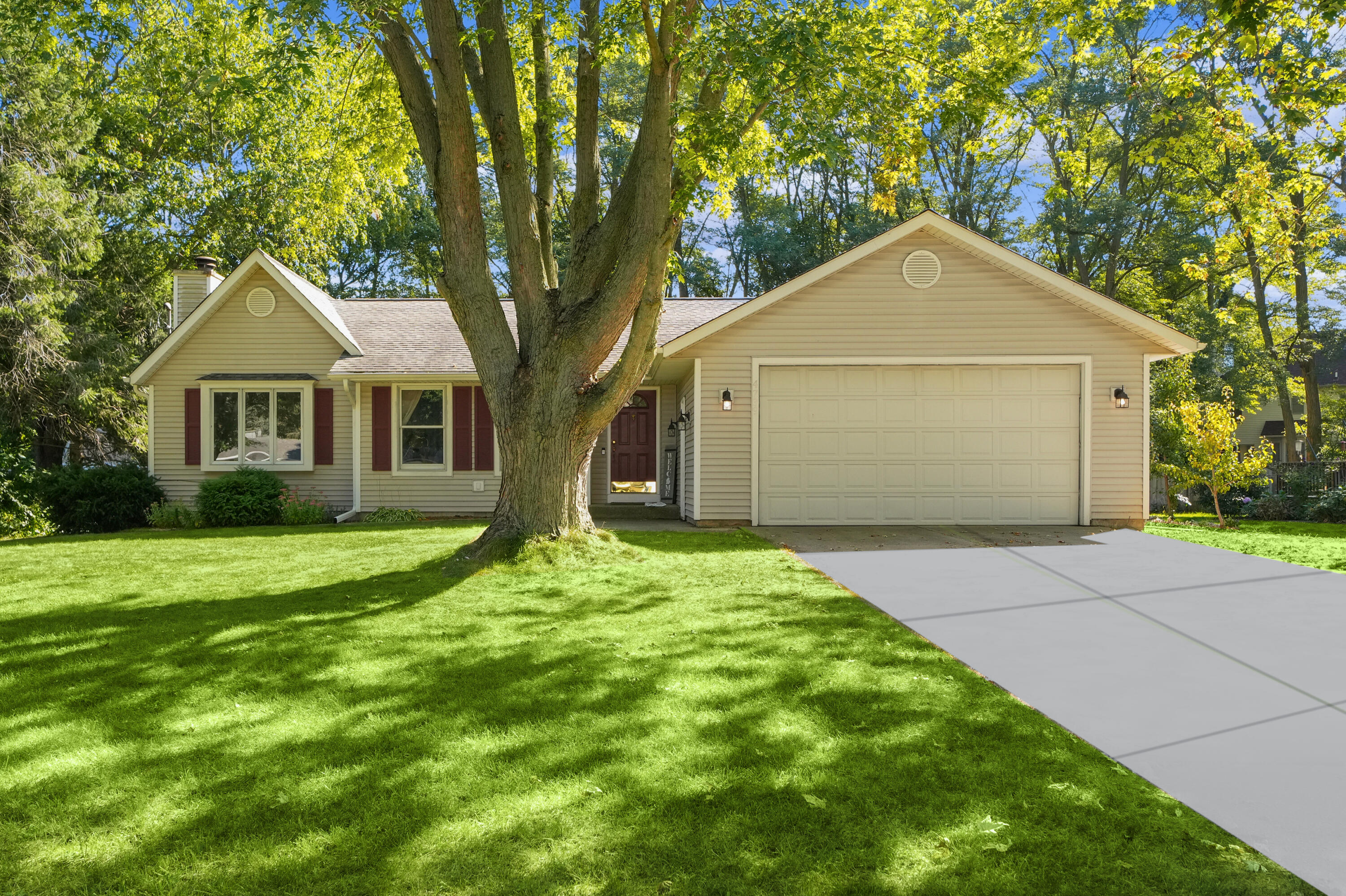 Wildwood Rd, Holland, MI 49423