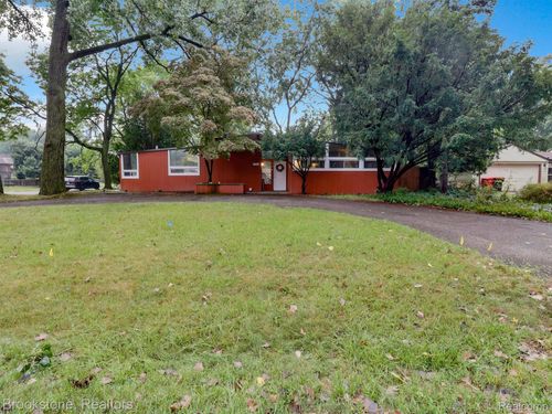 19741 Mahon St, Southfield, MI, 48075-3941 | Card Image