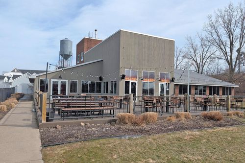 971 W Savidge St, Spring Lake, MI, 49456-1684 | Card Image