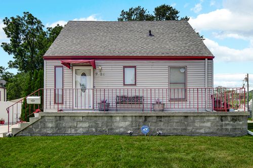 7126 Montana Ave, Hammond, IN, 46323-2856 | Card Image