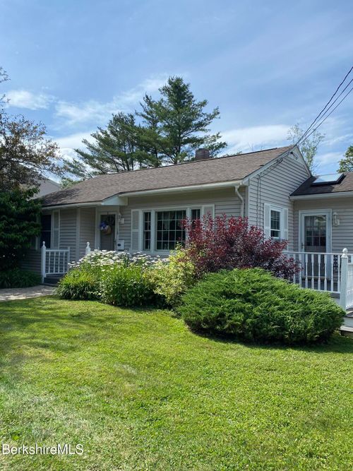 16 Woodlawn Ave, North Adams, MA, 01247-3620 | Card Image
